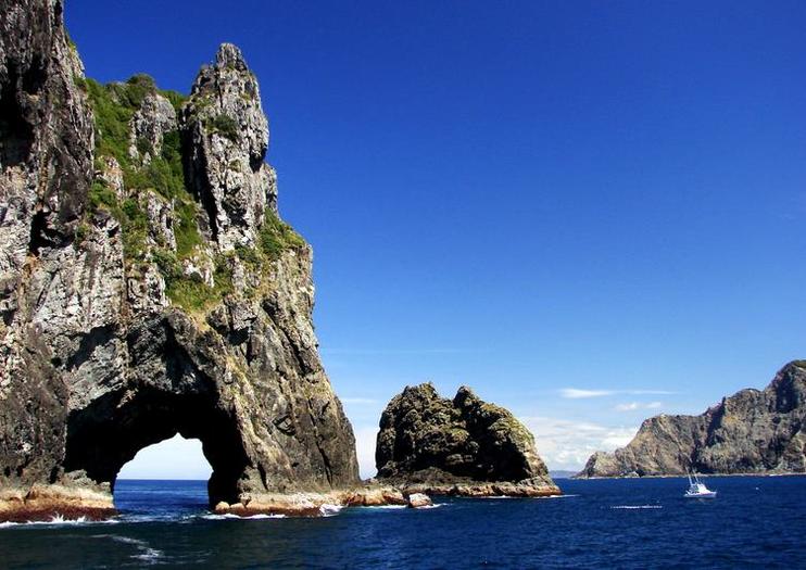 Cape Brett and Hole in the Rock